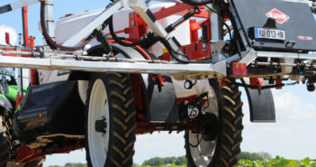 Automatic wheel following system for Kuhn trailed sprayers