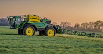 John Deere 500R sets standards on comfort and efficiency