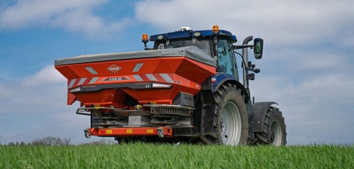 Kuhn adds to Axis spreader range